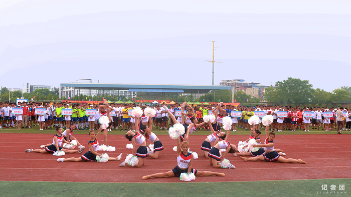 图：闭幕式文体表演.jpg