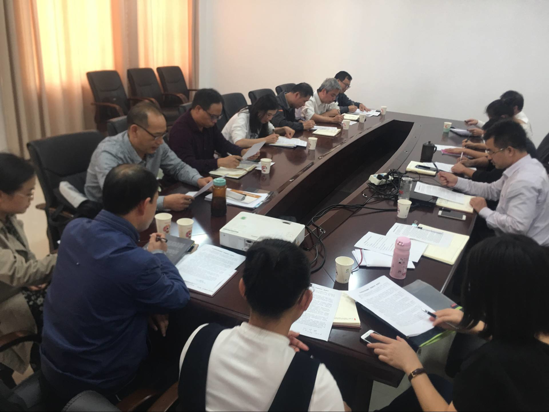 5.全体与会人员签署学院“师德师风”承诺书.jpg