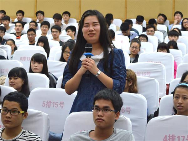 张海霞教授与观众提问互动