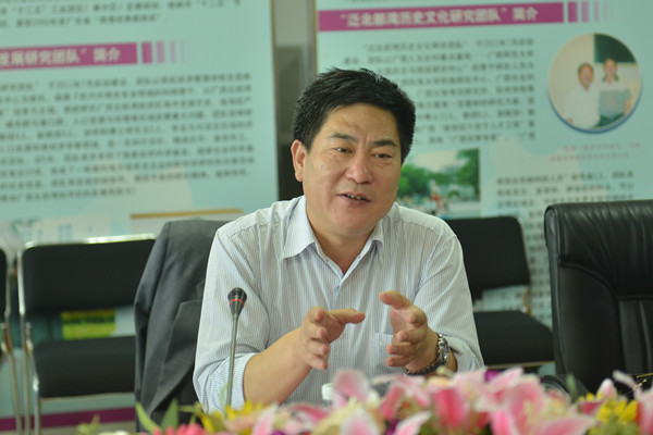 教育部教师工作司副司长葛振江主持座谈会(大学生 </div></div>
<!--新闻内容结束-->
<div class=