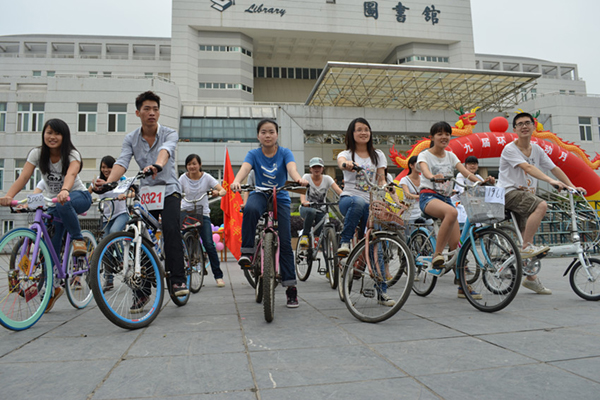 参赛选手们蓄势待发