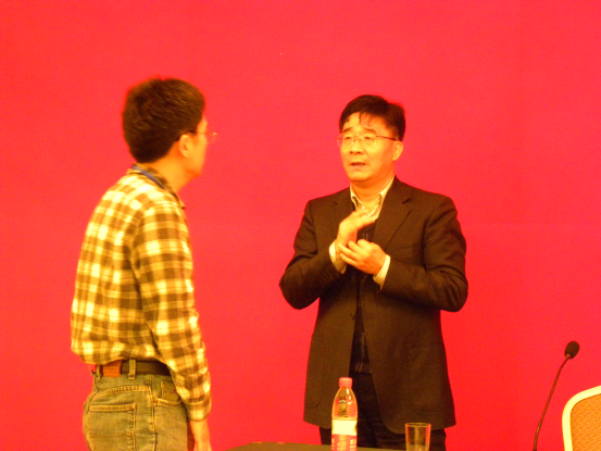 学员与培训老师——北京大学常务副校长刘伟教授交流
