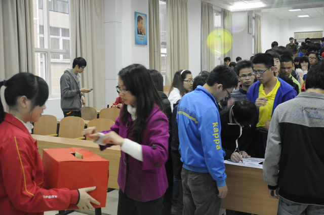 献上自己的一份爱心