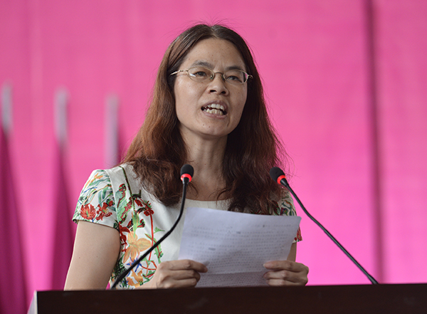 外国语学院苏秋萍老师作为教师代表发言