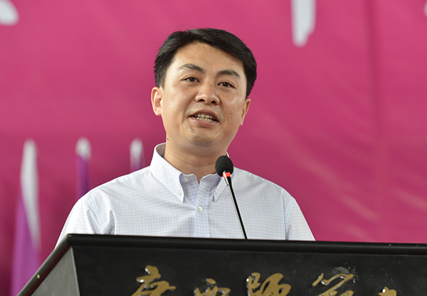 化学与药学学院唐劲军老师作为教师代表发言