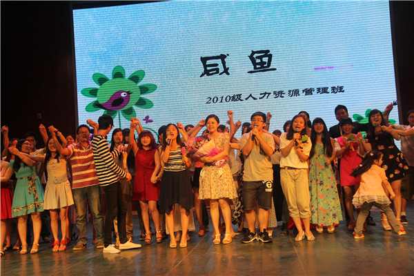 毕业班辅导员与学                    </div></div>
                                <!--新闻内容结束-->

                                <div class=