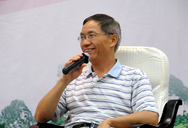 2012年9月，杨善朝老师参加名师访谈会