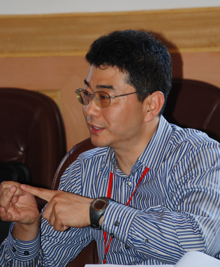 评估专家吴岩教授讲话。