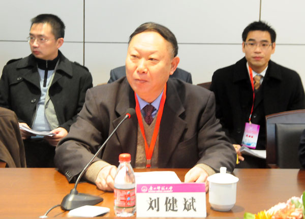 刘                    </div></div>
                                <!--新闻内容结束-->

                                <div class=