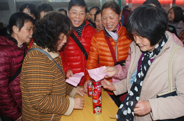 垒易拉罐项目.jpg