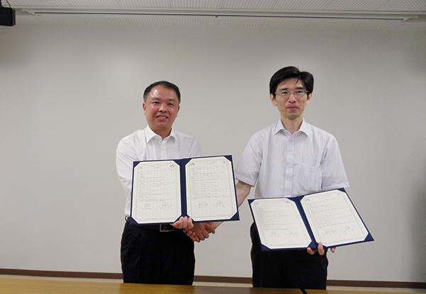 与日本山形大学人文学部签署学生交流协议