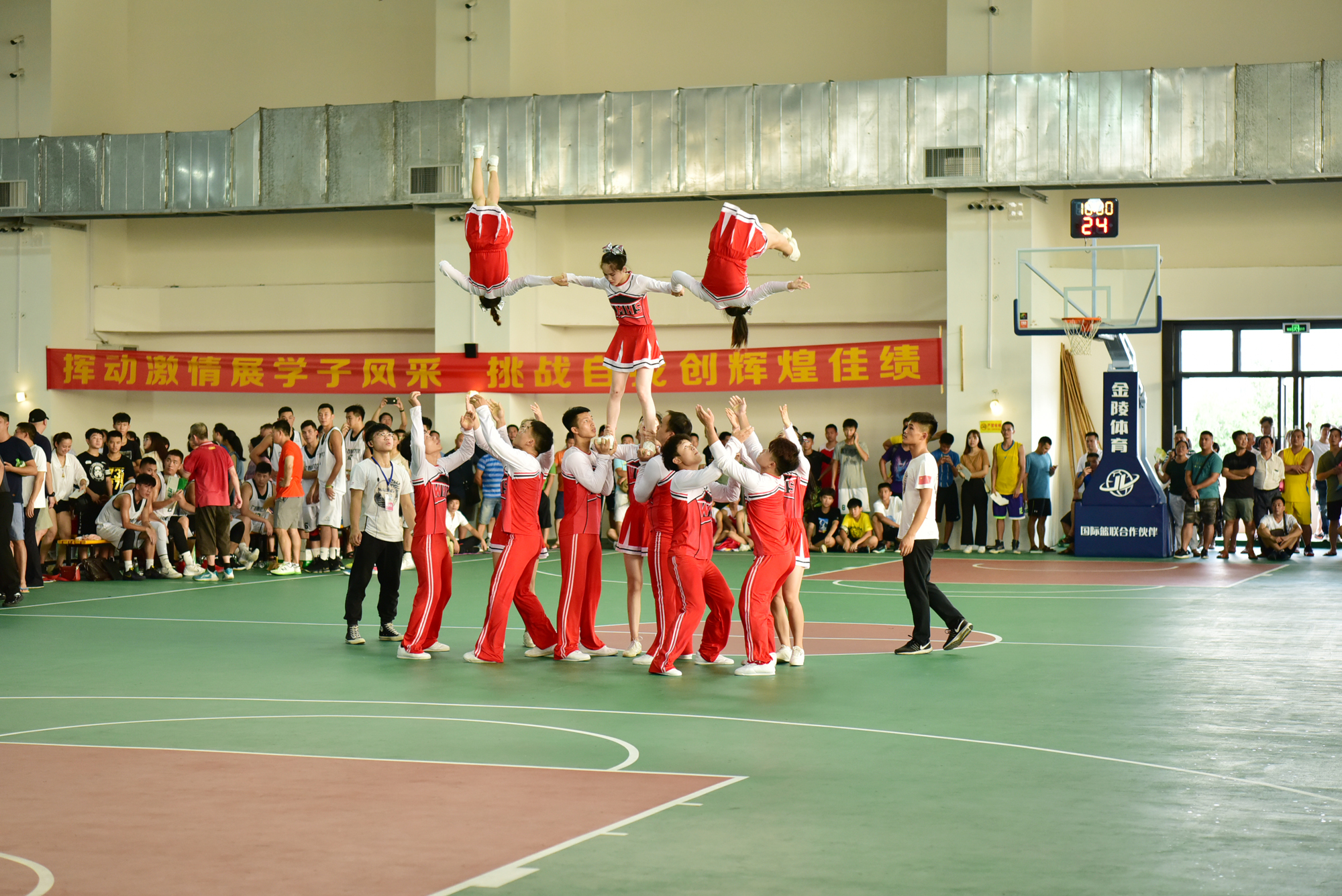 篮球啦啦操冠军比赛9.jpg