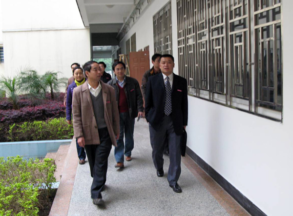 王源平副书记检查专家走访路线。