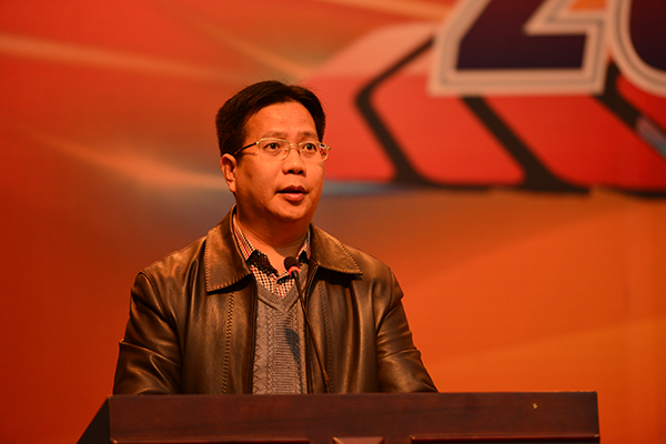 我校副校长覃卫国介绍我校基本情况 (大学生通讯社 张钰千 摄)