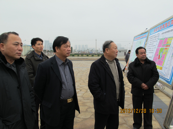 校领导刘健斌在柳州师范高等专科学校来宾校区考察