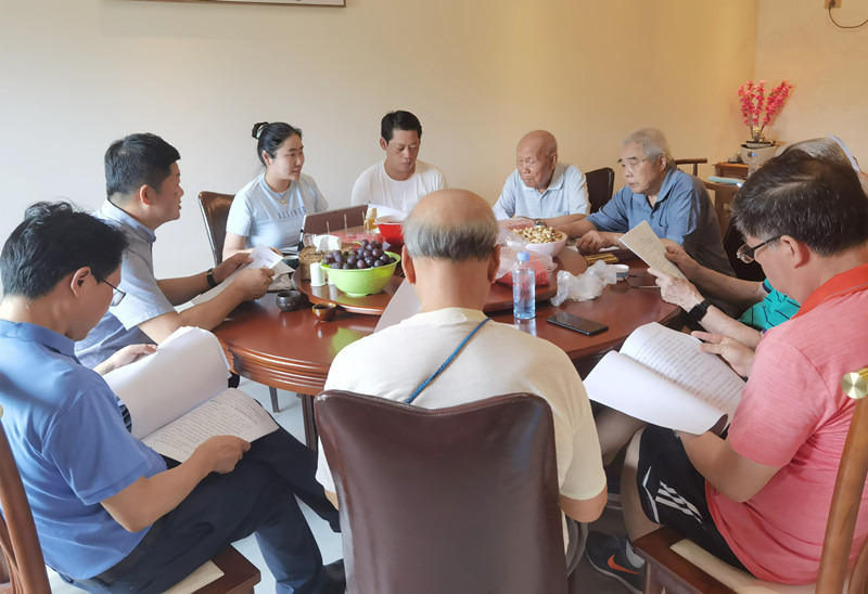 数学与统计学院走访离退休教师开展口述院史工作