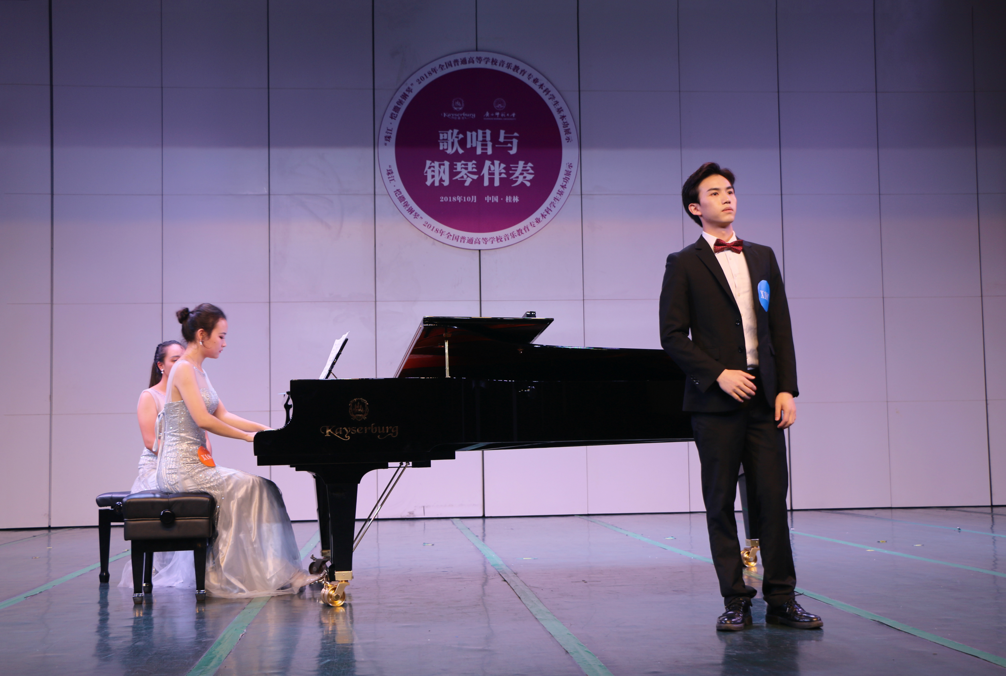 唱歌与钢琴伴奏展示现场（大学生通讯社陈兰鑫摄） (2)_meitu_1.jpg