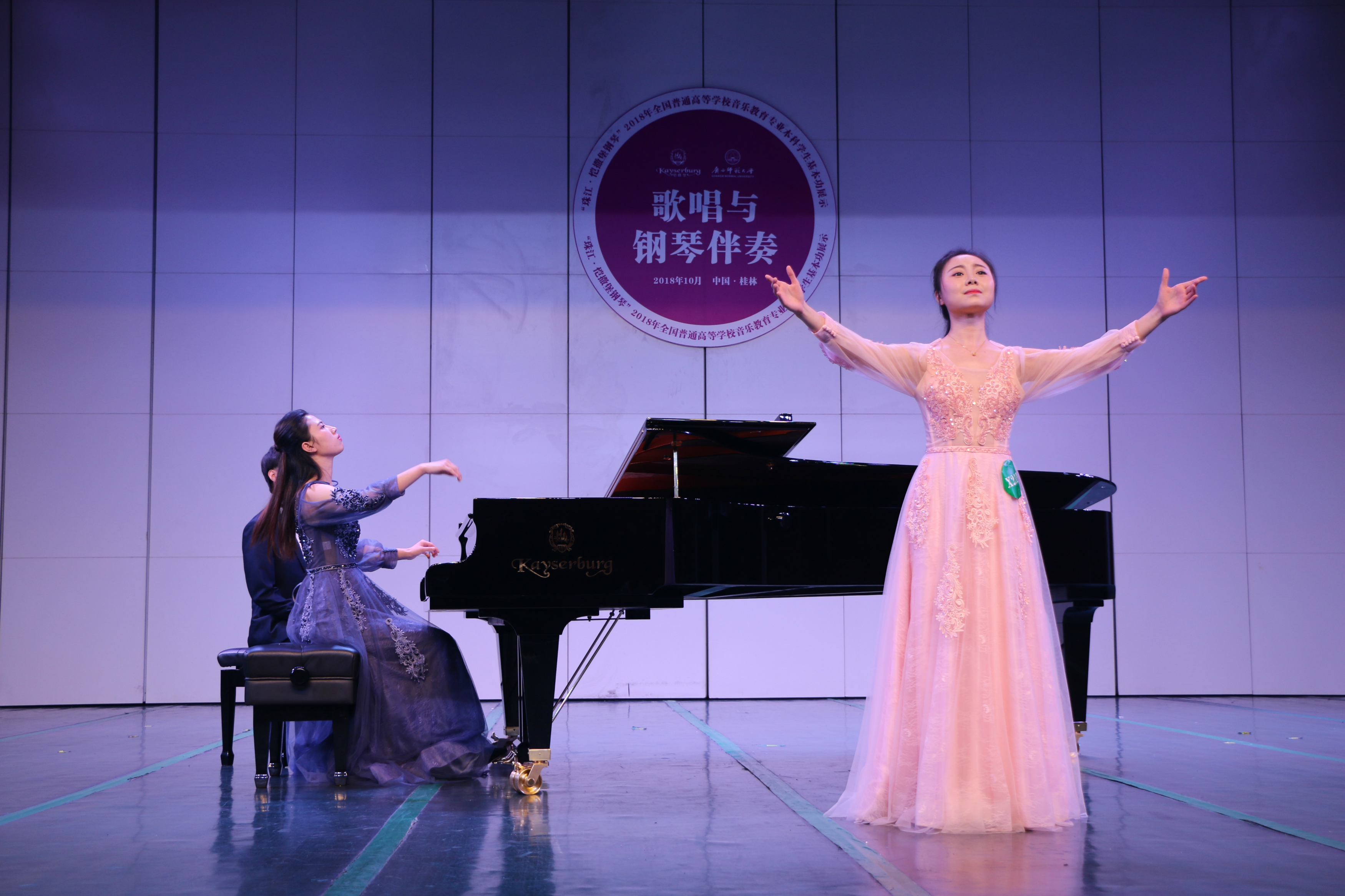 唱歌与钢琴伴奏展示现场（大学生通讯社陈兰鑫摄） (4)_meitu_1.jpg
