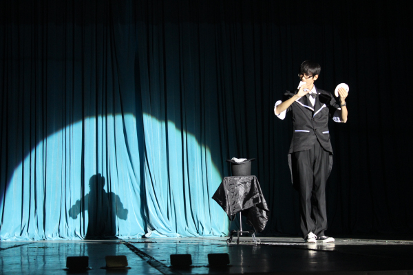 桂林理工大学博文管理学院魔术表演《MAGIC》