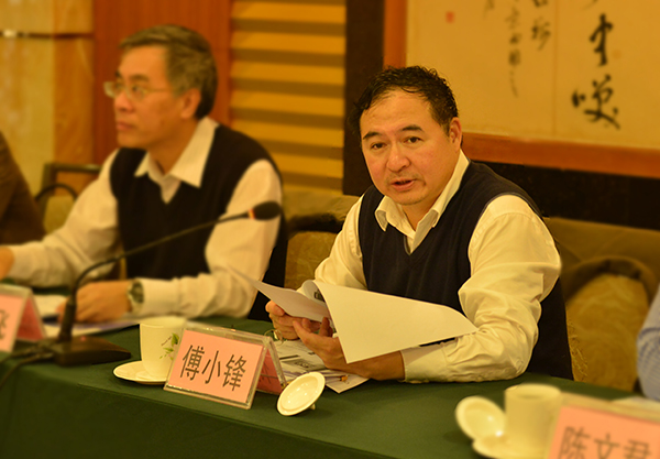 科技部基础研究司科研基地处处长傅小锋介绍论证会有关要求