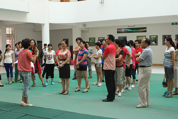 庆“七一”党员集中讲要求