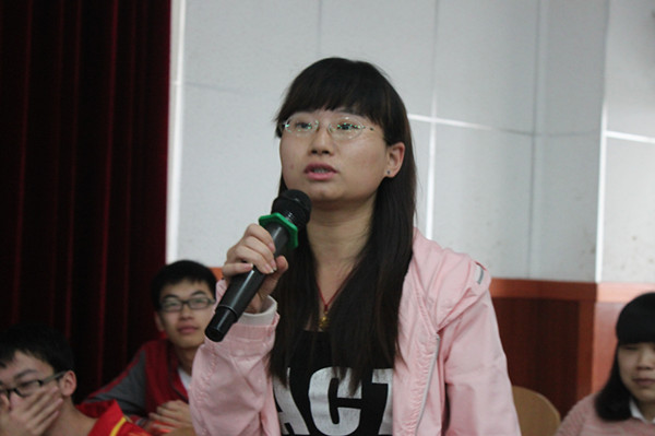 师生互动环节 同学们积极发言