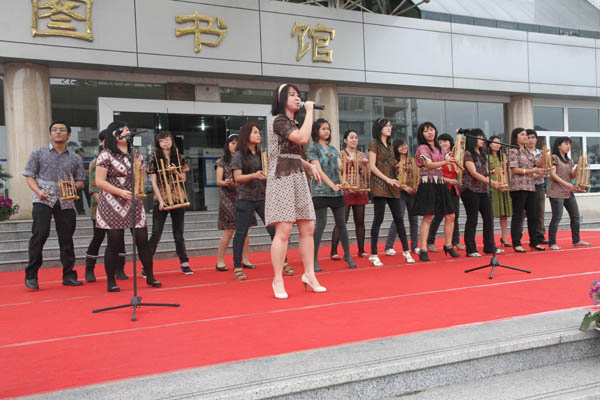印尼留学生合唱表演