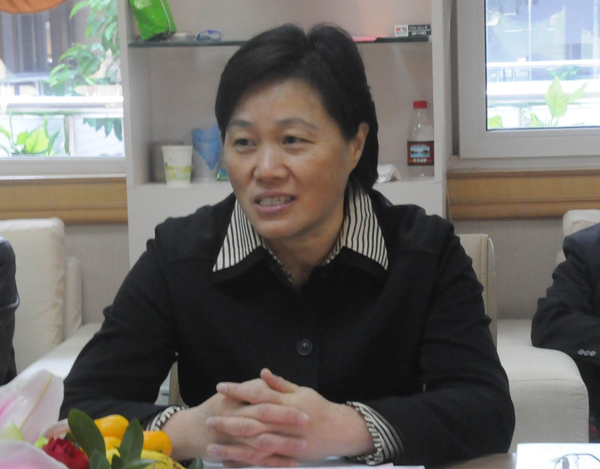 教育厅副厅长杨伟嘉讲话。