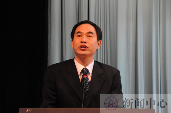 自治区教育厅职成处处长李栋学在开班典礼上讲话(职师学院 金浩供图)