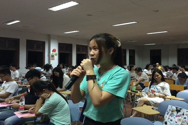 兄弟学院代表发表感想