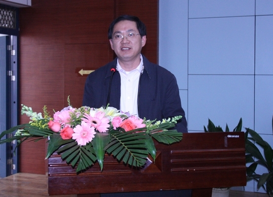 校党委副书记唐仁郭讲话