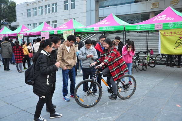 校园迎新游园会