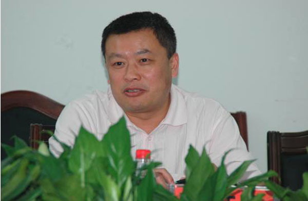 校党委王源平副书记在漓江学院汇报会上讲话。