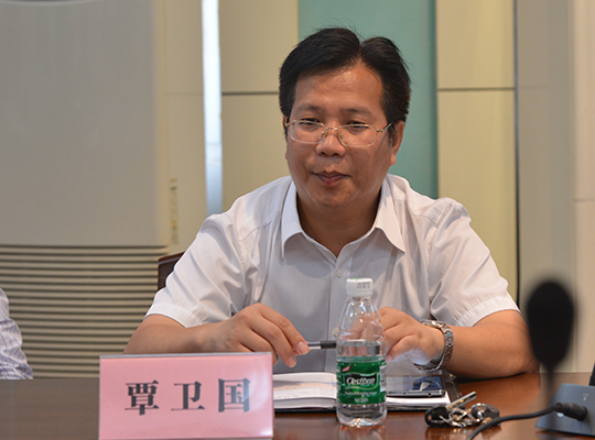 副校长覃卫国致欢迎词