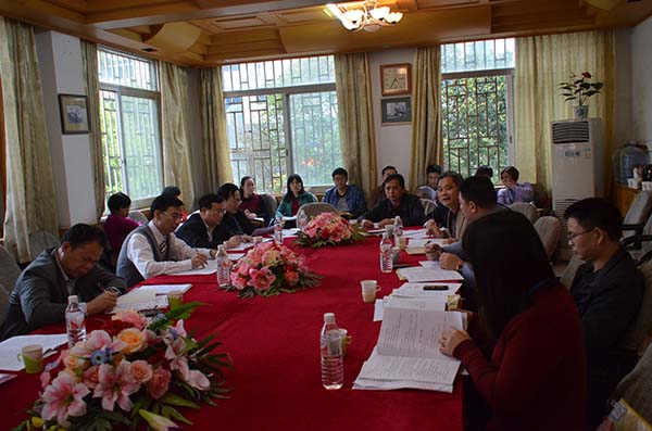 分组讨论现场（大学生通讯社　陈园园                    </div></div>
                                <!--新闻内容结束-->

                                <div class=