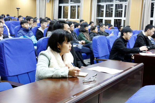 C:/Users/DELL/Desktop/育才校区讲座现场1_副本.jpg