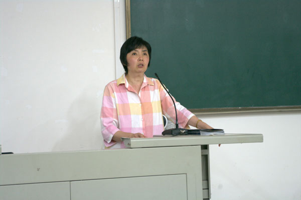 WISCONSIN-STOUT大学国际教育部主任Hong X. Rost女                    </div></div>
                                <!--新闻内容结束-->

                                <div class=