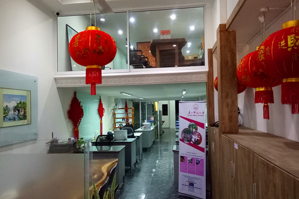 4-我校驻柬埔寨办事处内饰.jpg 4-我校驻柬埔寨办事处内饰.jpg