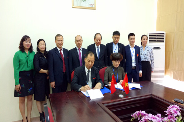 7-与越南北宁体育大学签署“1+1”联合培养研究生合作协议.jpg 7-与越南北宁体育大学签署“1+1”联合培养研究生合作协议.jpg