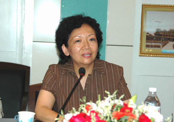 我校党委副书记王枬会见越南客人并与他们进行亲切会谈