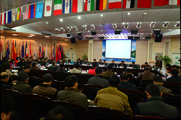 党委全委(扩大)会议现场(大学生通讯社 陈园园/摄)