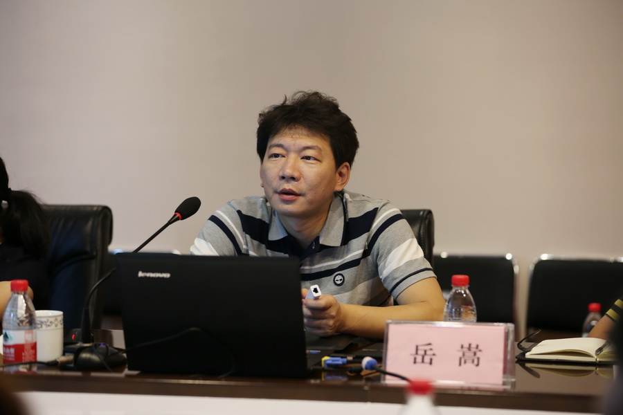 岳嵩辅导报告会  (3)2.jpg