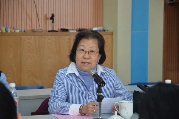 文荃奖学金设立者钟蓝教授讲话