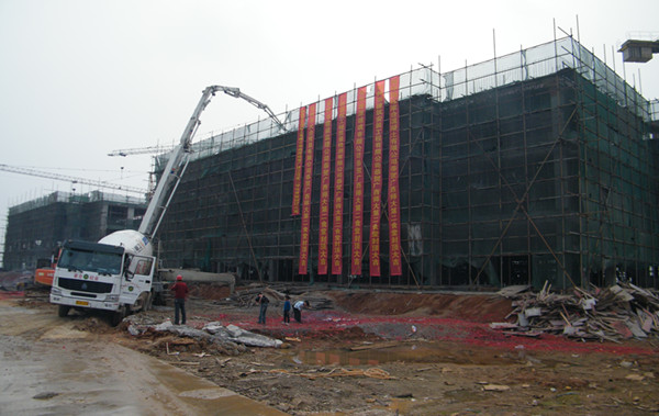 在建的雁山校区第二学生食堂