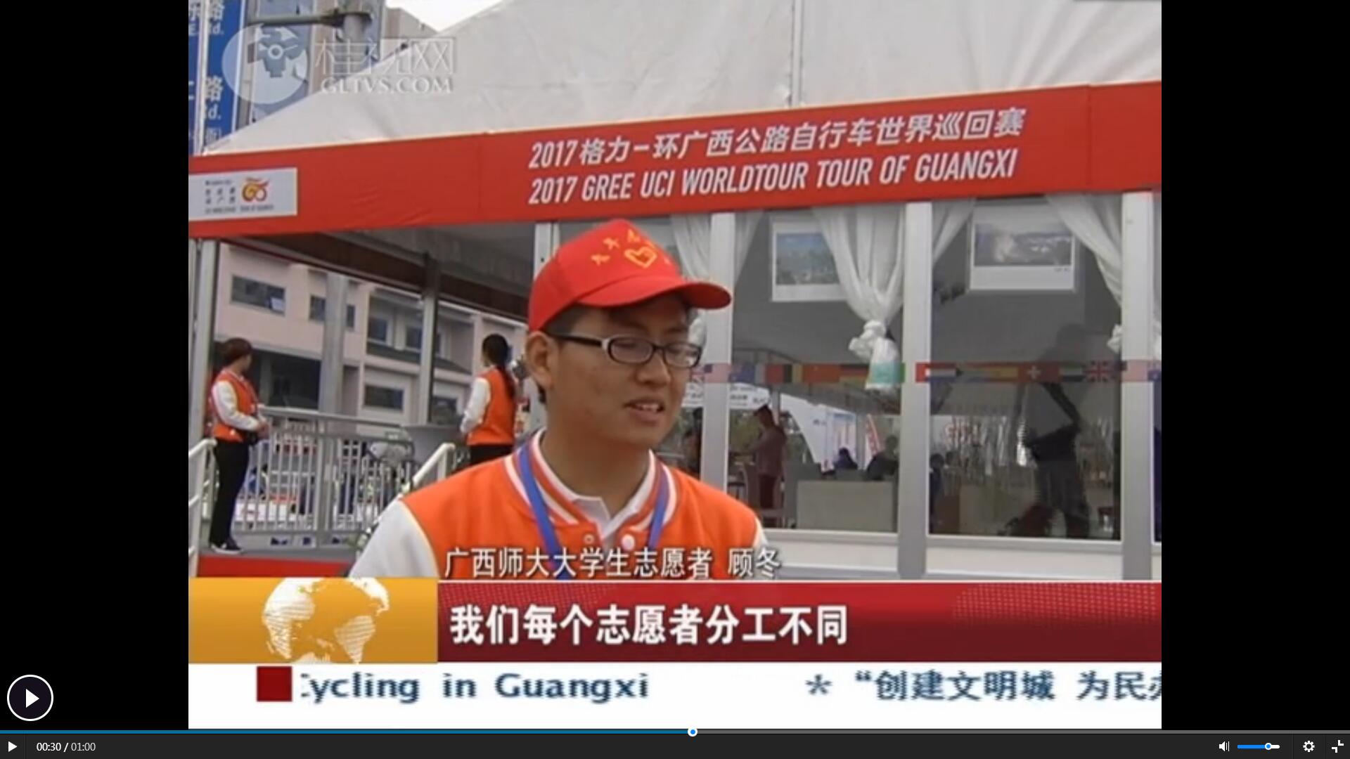 采访我校学生.jpg