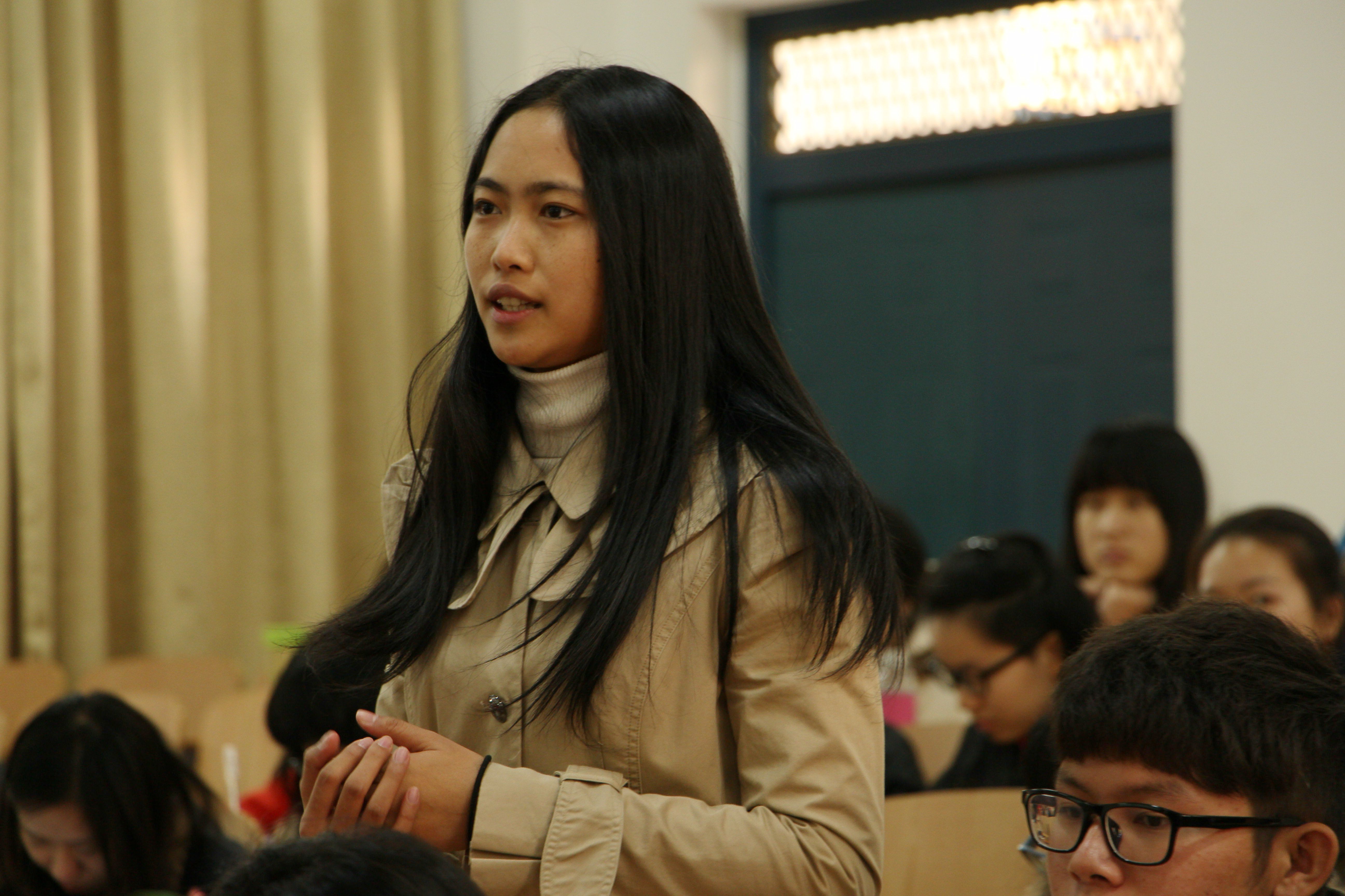 同学们积极提问