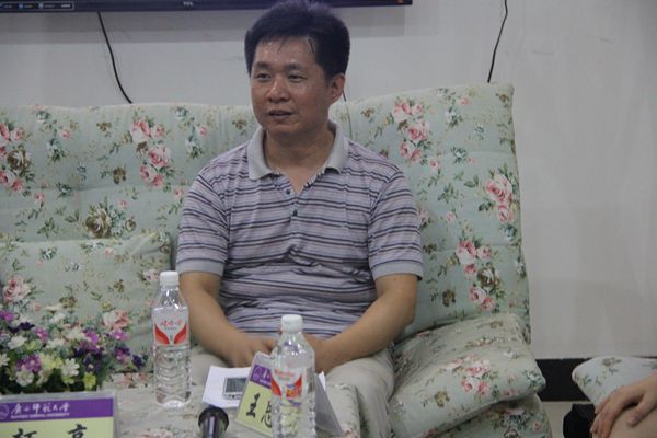 颜亮处长耐心解答同学们的疑问