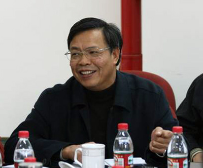 博士生导师钟瑞添教授在会上发言。