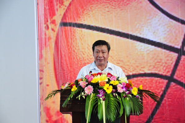 副校长陈洪江主持开幕式