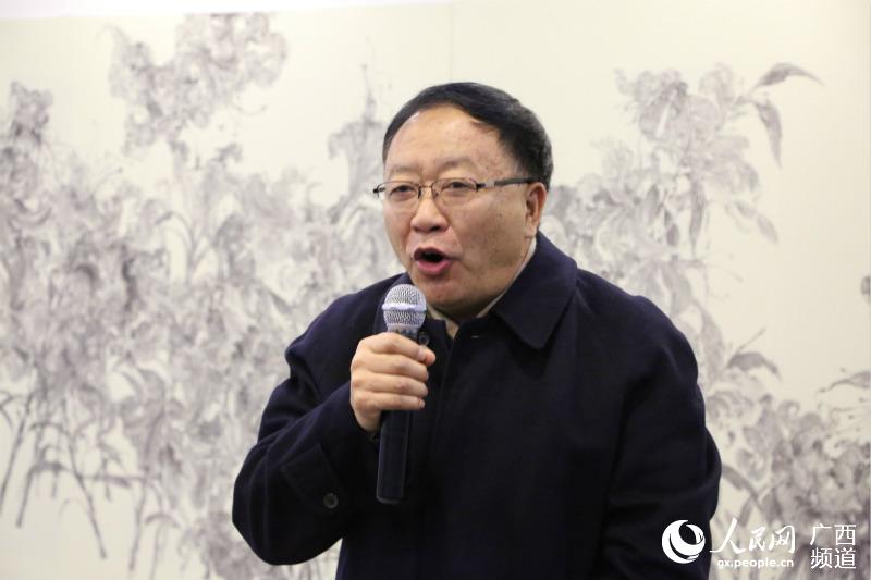 桂林市人大副主任赵德明宣布作品展开幕.jpg